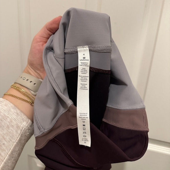 Lululemon In Movement Blocked Tight in Plum Shadow Everlux 25” - Picture 10 of 11